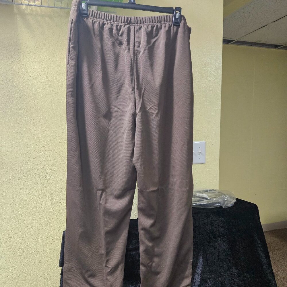 Blair 22W Chocolate color pants with elastic waist 100% Polyester